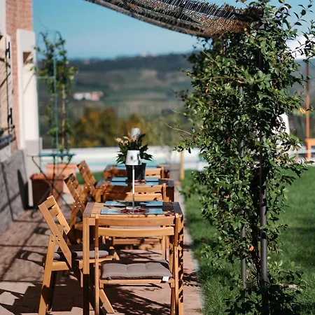 Cascina Fontanavi Bed & Breakfast 4*